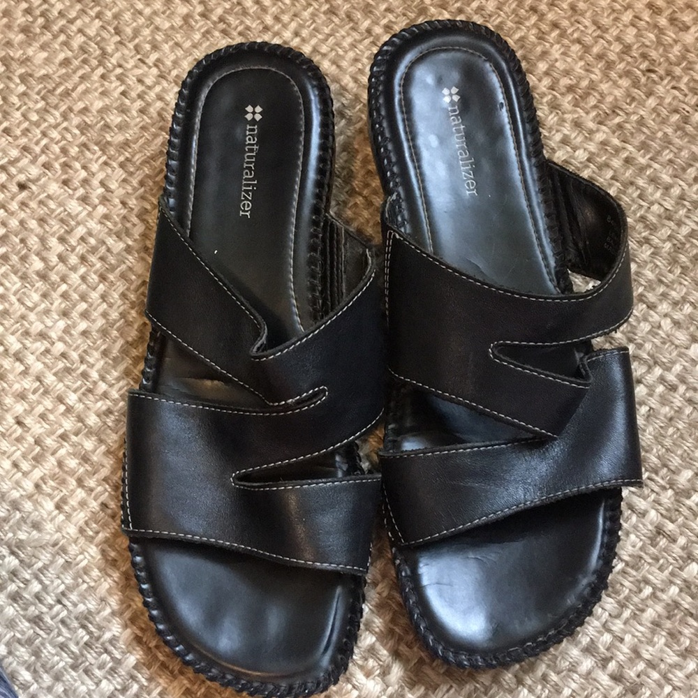 Naturalizer black leather sandals 9